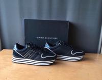 Neu/OVP - Damen Leder Mix Sneaker - Marke: Tommy Hilfiger - 41 Hessen - Münster Vorschau