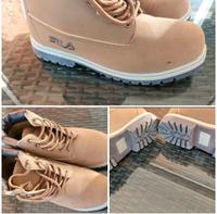Abholung: Fila Stiefel  Boots Gr. 40 beige - neuwertiger Zustand Nordrhein-Westfalen - Leichlingen Vorschau