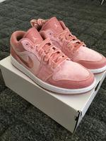 WMNS Nike Air Jordan 1 Low SE Velvet Pink EUR 41 / UK 7 / US 9.5 Mitte - Moabit Vorschau