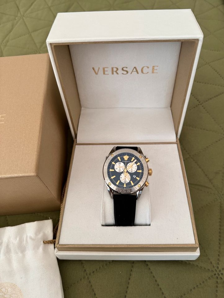 Versace Uhr VEHB00119 V-Chrono Chronograph 45mm mit Rechnung in Regensburg