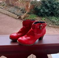 Rote Stiefeletten, neuwertiger Zustand, Größe 42 (41), Gummizug Sachsen - Radebeul Vorschau