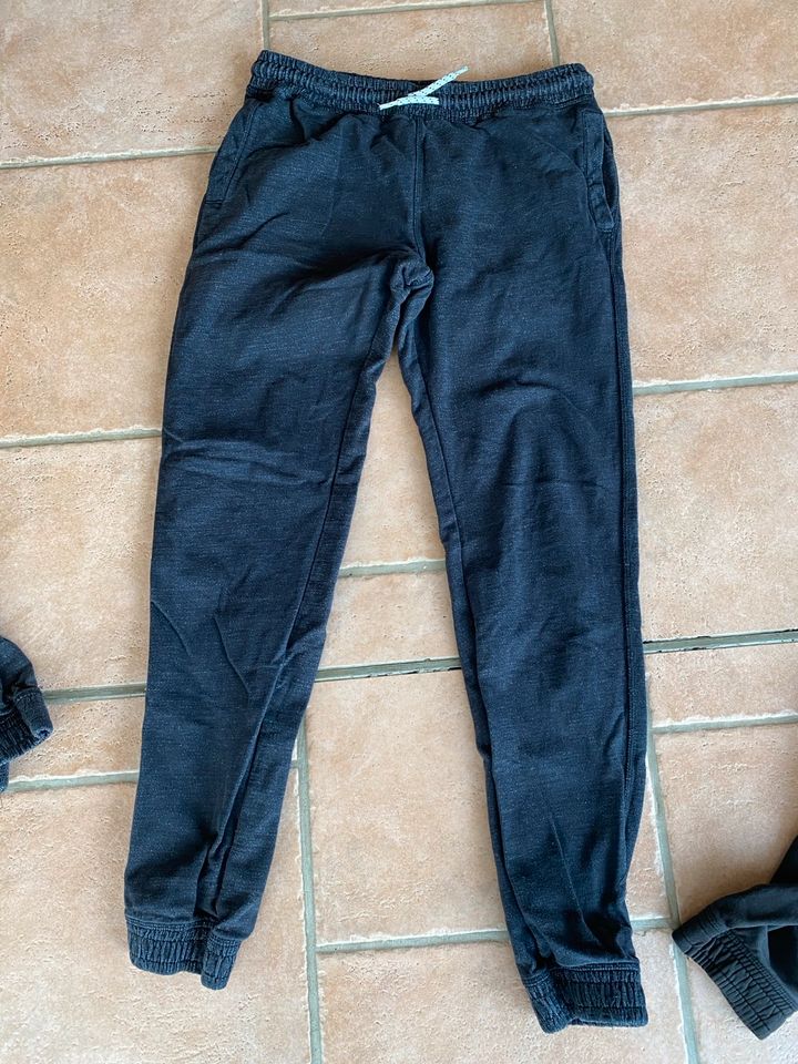 Jogginghosen Jogger Sweathose 176 C&A schwarz in Attendorn