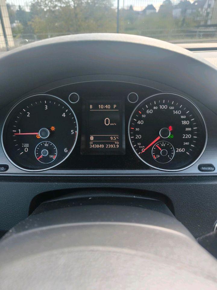 Volkswagen Passat Automatik 2.0 TDI 103 kw in Marienheide