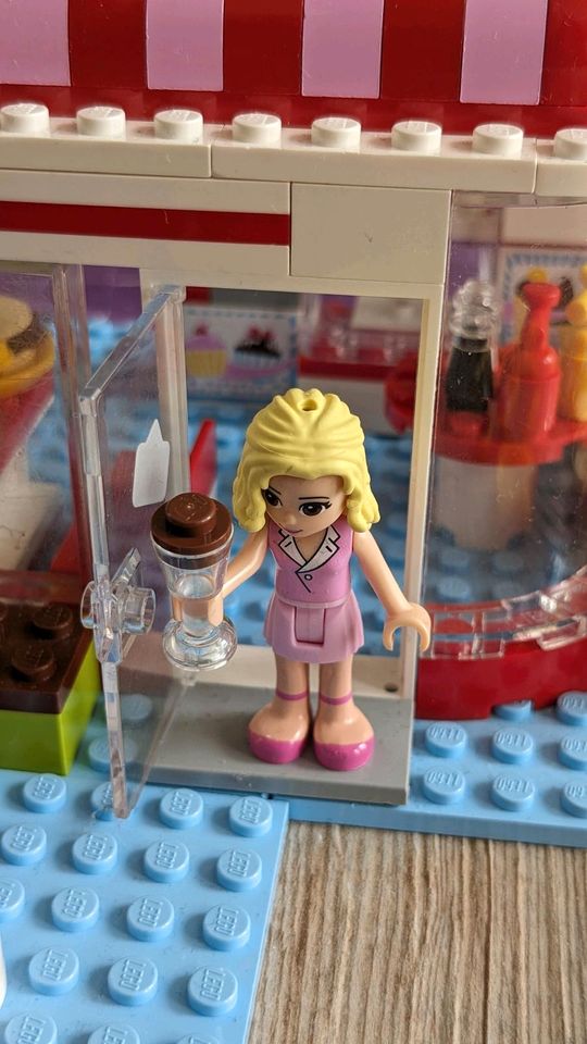 3061 LEGO Friends Café mit OVP in Weilerswist