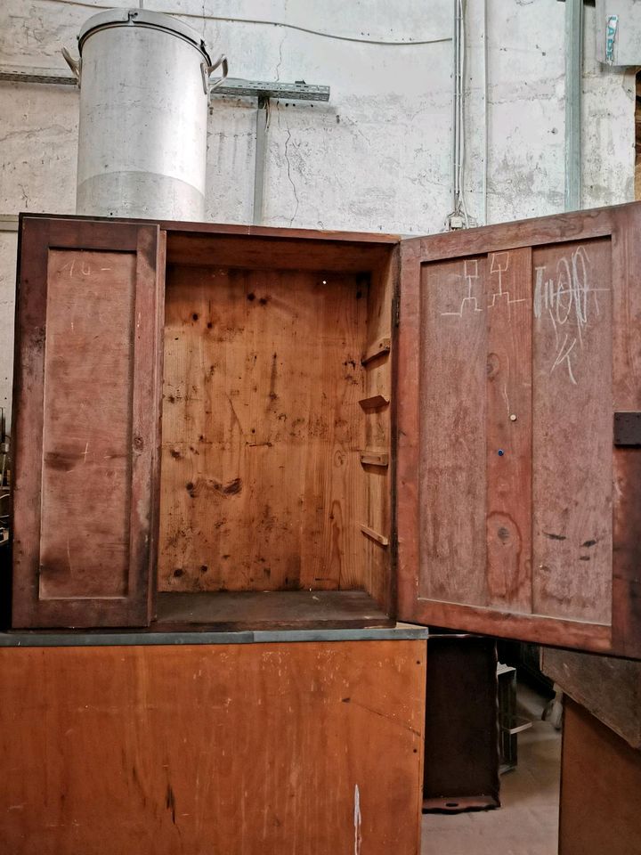 Tischlerei Werkzeugschrank Werkstatt Schrank Wandschrank in Hessisch Oldendorf