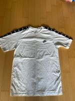 Nike T-Shirt weiß schwarz Größe S Düsseldorf - Hafen Vorschau