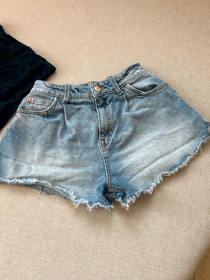 Zara Short Cord Jeans 140 Kord blau in Kösching