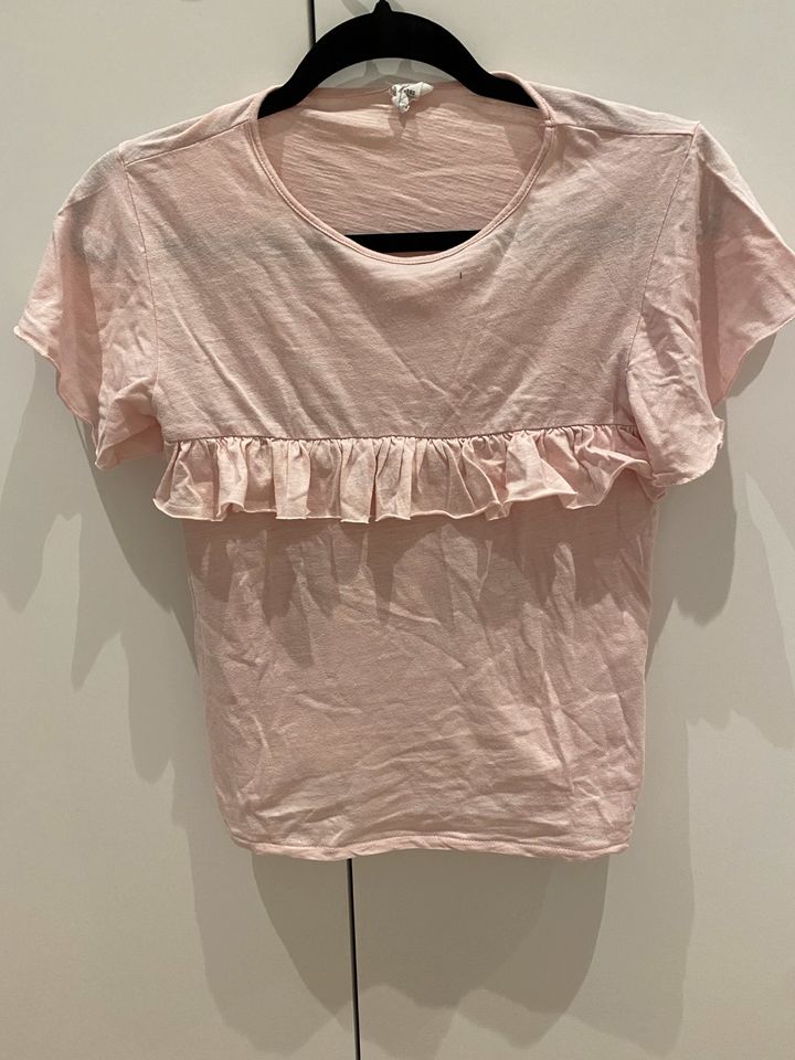 Zara Mädchen tshirt rosa xs Volant in Bielefeld