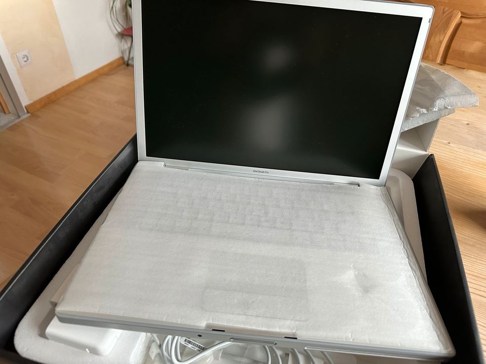 Apple Macbook Pro Late 2008 15 Zoll mit OVP Neu in Pleinfeld