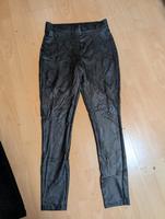 Neue Lederimitat Leggings mit Schlangen Muster gr L Nordrhein-Westfalen - Dinslaken Vorschau