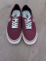 Vans Sneaker,Gr.41, rot, flach, Schnürung neuwertig Niedersachsen - Oldenburg Vorschau
