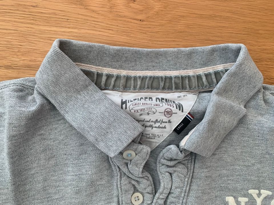 Neuwertiges graues Poloshirt von Tommy Hilfiger Gr. L in Aschau im Chiemgau
