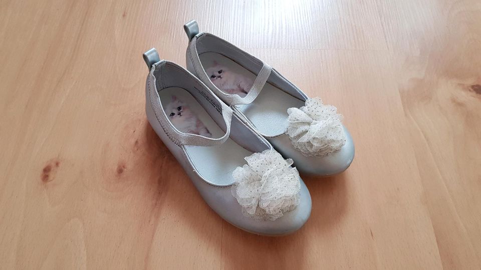 BALLERINA Gr. 30 ❤KATZE❤BLUME❤ Spangen Schuh ☆H&M☆ Silber in Bad Kreuznach