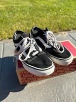 Vans Sneaker Old school schwarz weiß Größe 38 Niedersachsen - Beckdorf Vorschau