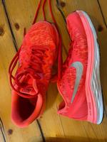 Nike Damenschuhe Neonpink Bayern - Dinkelscherben Vorschau