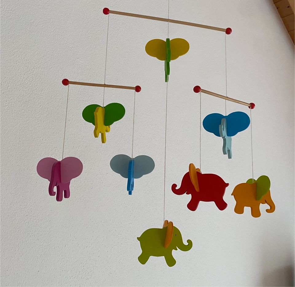 Goki Baby Mobile bunte Elefanten in Allershausen