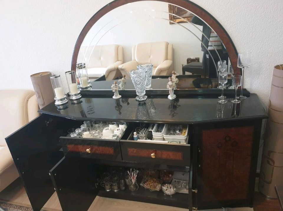 Sideboard braun & schwarz mit Spiegel in Rodgau