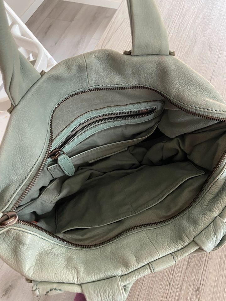 Liebeskind Handtasche mintgrün schick super Zustand Tasche in Rhede