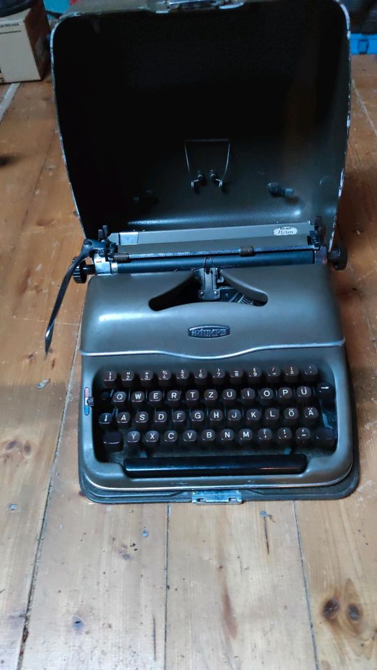 Schreibmaschine Triumph in Kirchseeon