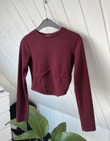Bershka Pullover Korsett Stil Bordeaux Gr.XS Nordrhein-Westfalen - Hamm Vorschau