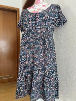 Luftiges Sommerkleid mit floralem Muster Baden-Württemberg - Freiburg im Breisgau Vorschau