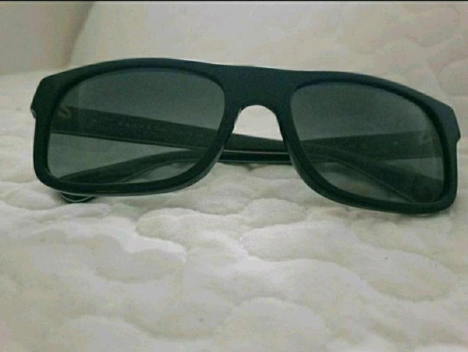 Prada Sonnenbrille, schwarz in Grevesmuehlen