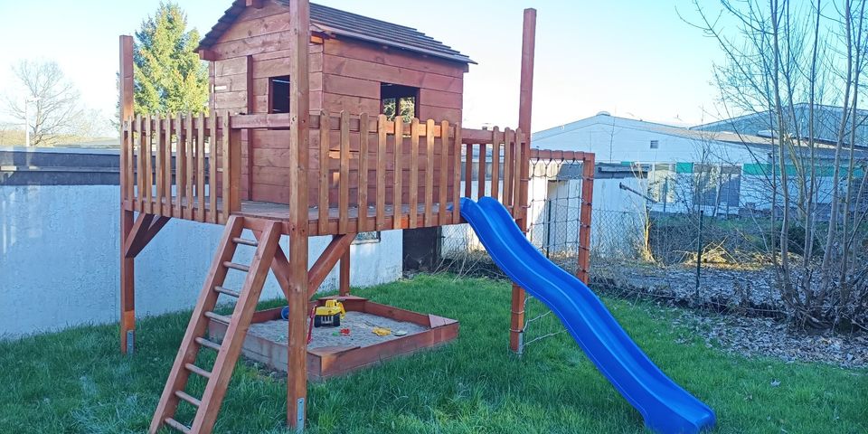 Spielturm Kletterturm Eigenbau in Wiehl