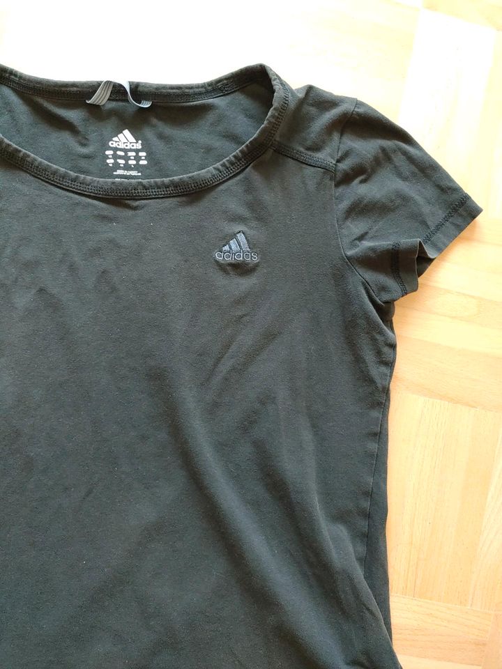 Adidas T Shirt Gr 38 T-Shirt in schwarz in Salzgitter