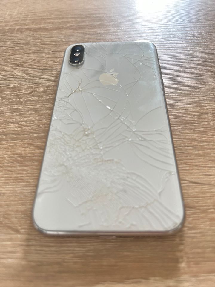 iPhone X 64GB mit Displayschaden in Leipzig