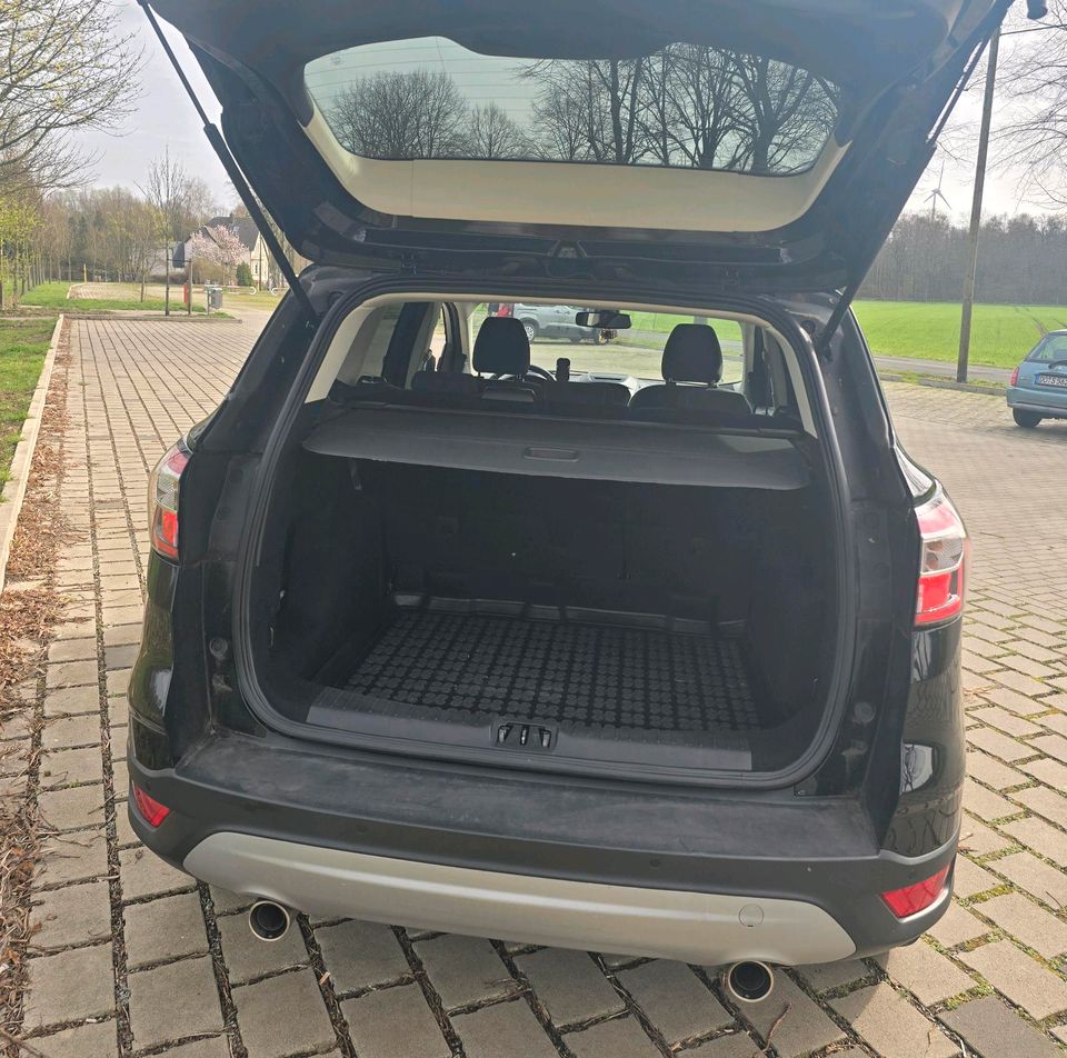 Ford Kuga 2019 - 6 Gang -  Cool & Connect -  Ecoboost in Dortmund
