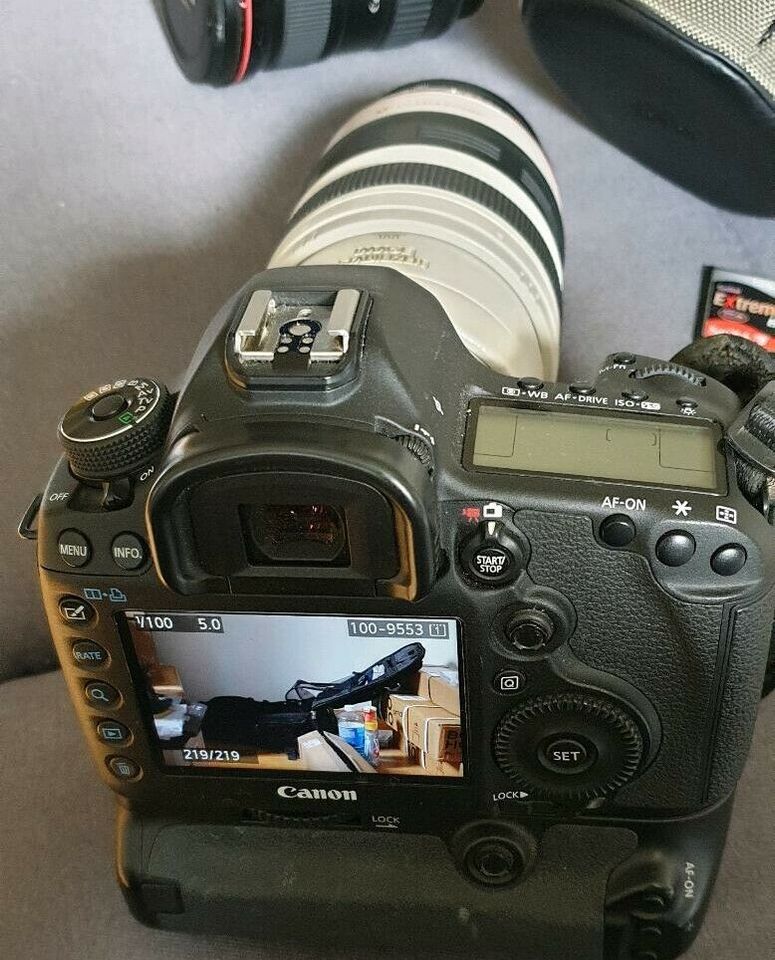 Canon EOS 5D Mark III mit Canon Batery Grip in Köln