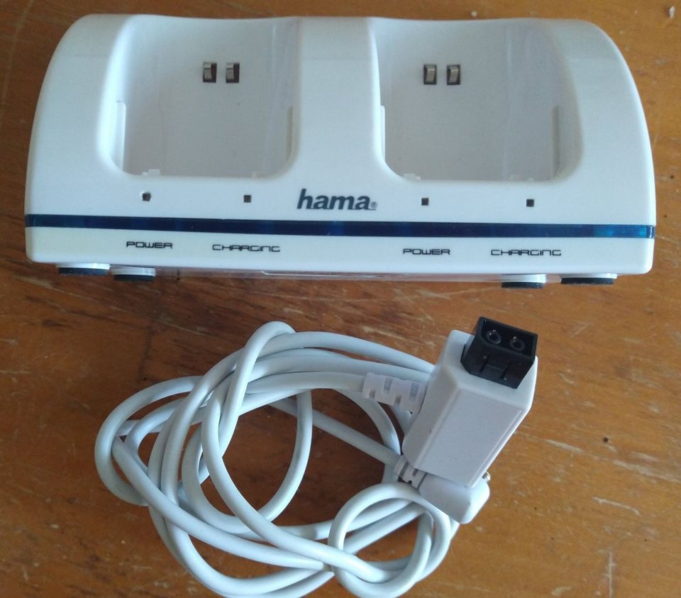 Hama Dual Dockingstation, Ladestation für Wii in Höchberg