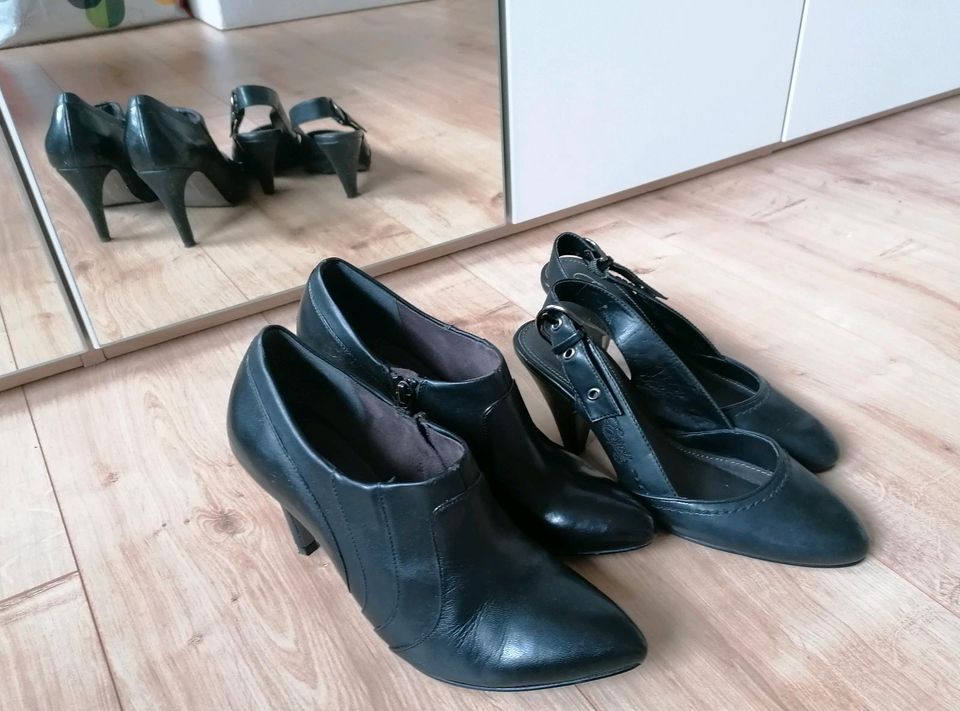 Pumps Schuhe 38 Tamaris und Esprit in Adendorf