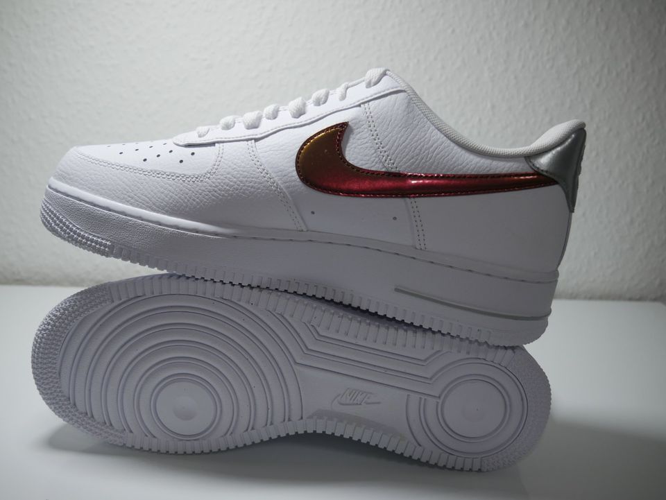 Nike Air Force 1 '07 Weiß Metallic Leder Gr. 44 UVP 130,- NEU Men in Bochum