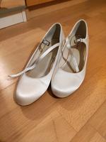 Rainbow Club Pumps ivory Brautschuhe Kommunionschuhe Größe 35 Kr. München - Ismaning Vorschau