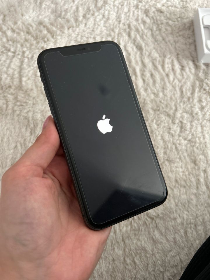 iPhone 11  64GB in Bösel