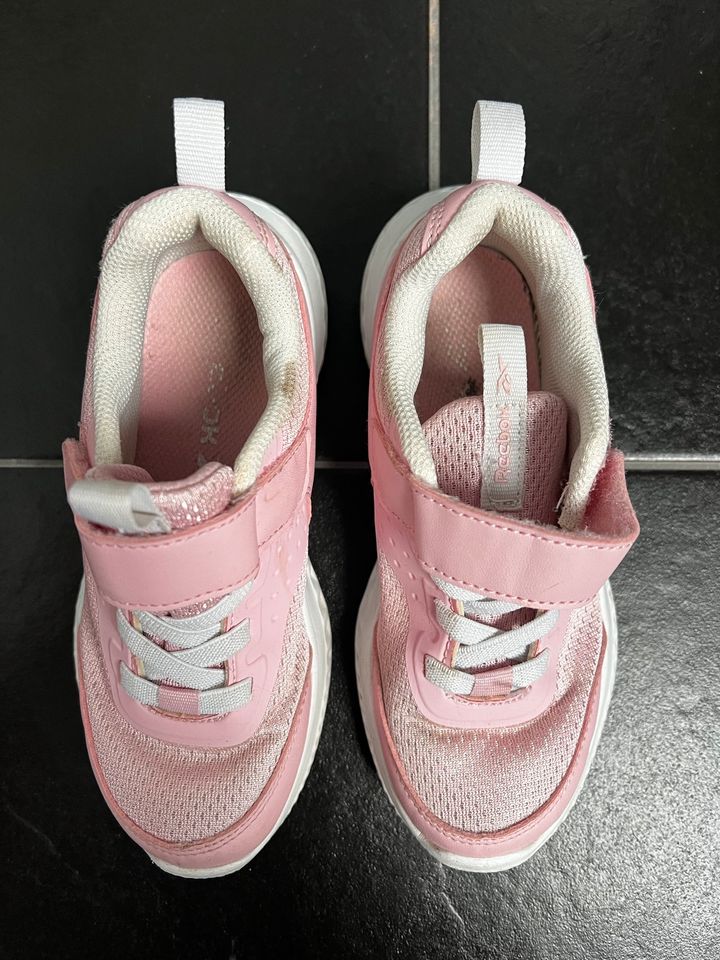 Kinder Mädchen Reebok Schuhe Sportschuhe rosa Größe 30 in Bad Kreuznach