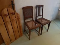 2 alte Holzstühle (Geflecht) + Holzgarderobe Hessen - Langgöns Vorschau