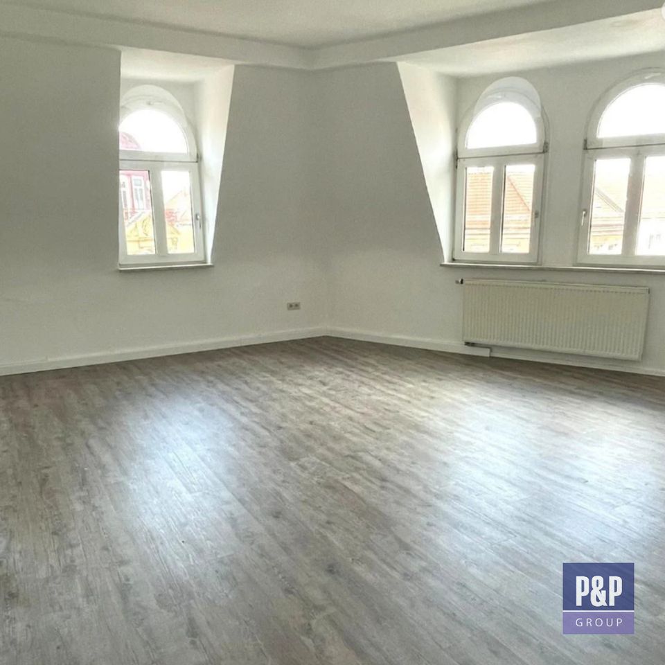 **Geräumige 4-Zimmerwohnung** Renoviert - WG geeignet - Zentral in Nürnberg (Mittelfr)