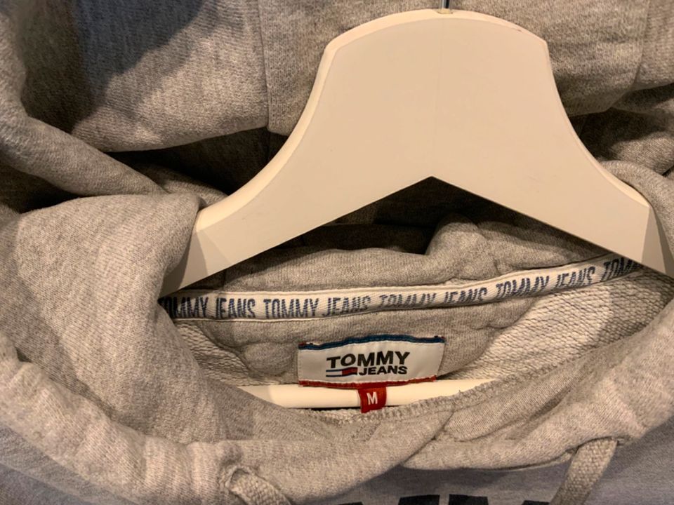 Kapuzenpulli der Fa. Tommy Hilfiger Gr. M in Ehringshausen