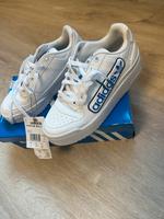 Adidas Schuhe NEU mit ETK 30€ Nordrhein-Westfalen - Herten Vorschau