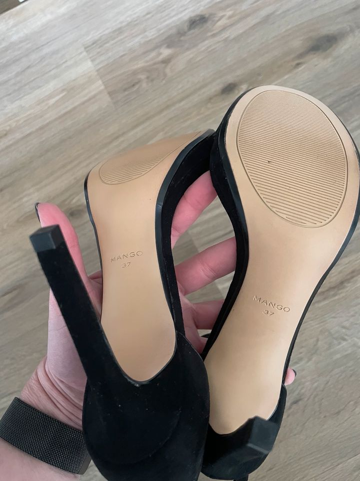 Sandalen Mango, schwarz/samt, Größe 37 *Top* in München