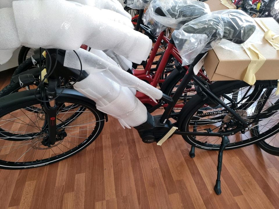 E Bike Lagerverkauf NEU Victoria Bosch Active Line Plus, 500 Wh in Langenhagen