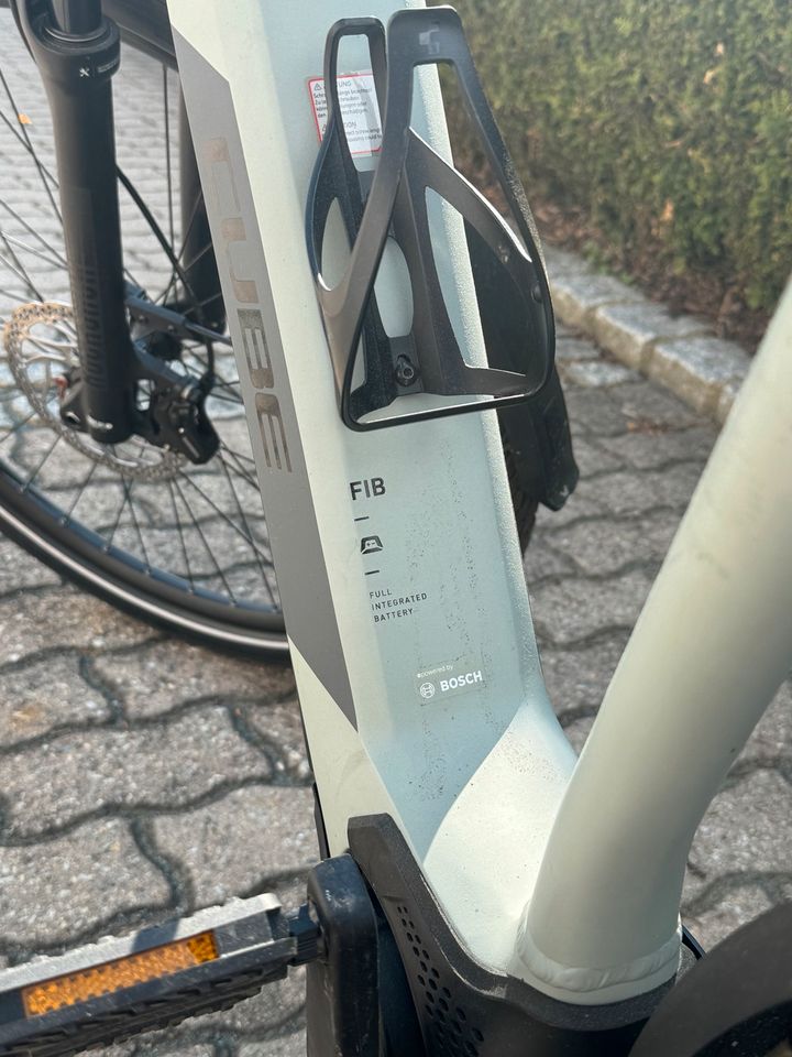 Cube Katmandu PRO Größe L 58cm lunar grey mit KIOX 625 in Kulmain