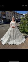 Traumhaftes Brautkleid mit Spitzenärmeln – Nur einmal getragen Bayern - Senden Vorschau