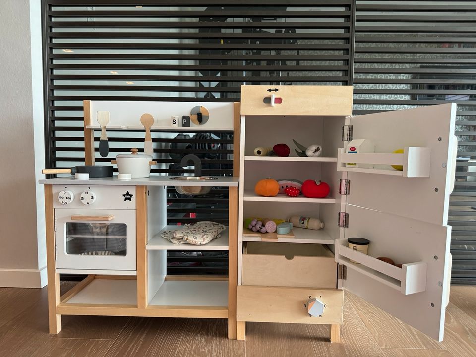 Kids Concept Küche mit Kühlschrank und Zubehör in Bochum