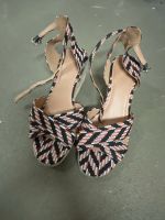 Keilabsatz boho Sandalen NEU 39 peeptoe schwarz weiß orange Damen Nordrhein-Westfalen - Siegburg Vorschau