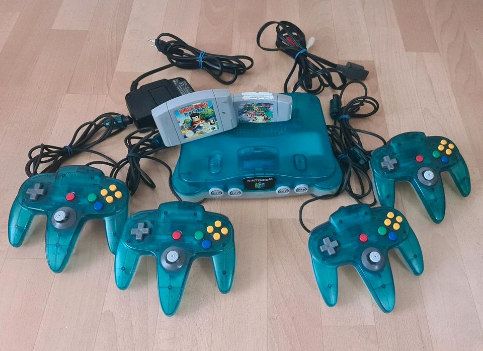 Nintendo 64 türkis/clear/ocean blue mit 4 Controllern /  Mario 64 in Schloß Holte-Stukenbrock