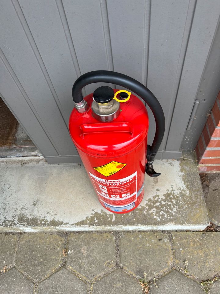 Hansa Feuerlöscher 12 kg ABC Pulver geprüft unbenutzt in Winsen (Luhe)