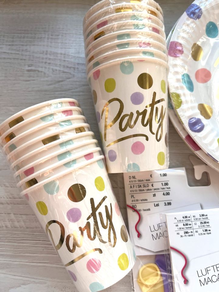 Partyset inkl Versand Teller Becher Luftballons Girlande Punkte in Wilsdruff